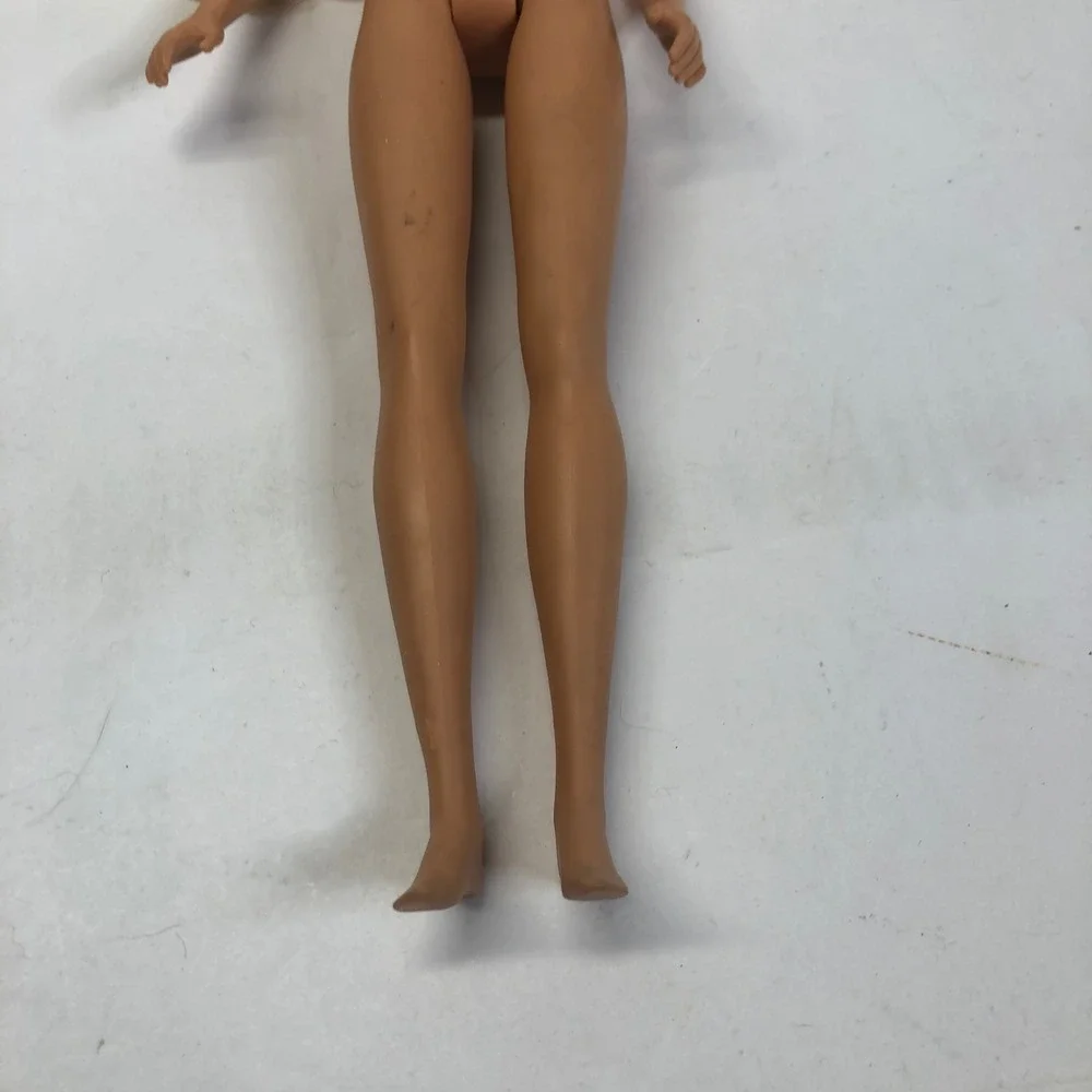 Vintage 1987 Hasbro Barbie Doll Blonde Hair‎ Blue Eyes Collectible Toy